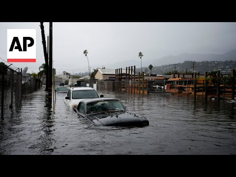 Storm hits southeast California, flooding roads