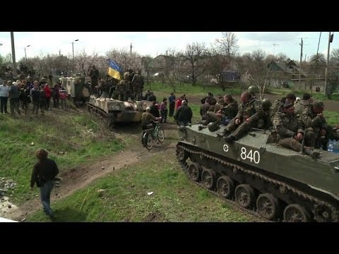 Ukraine army vehicles blocked by pro-Russians