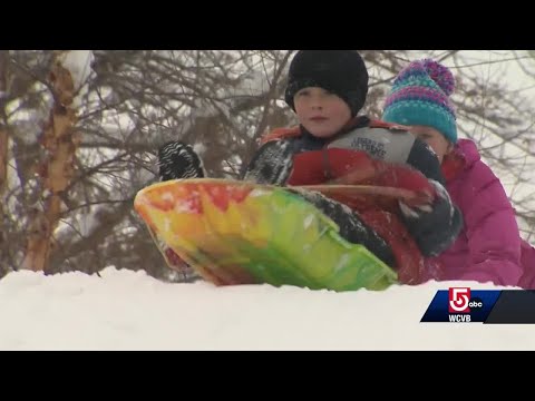 Mass. mom-sourcing group tracks best sledding spots