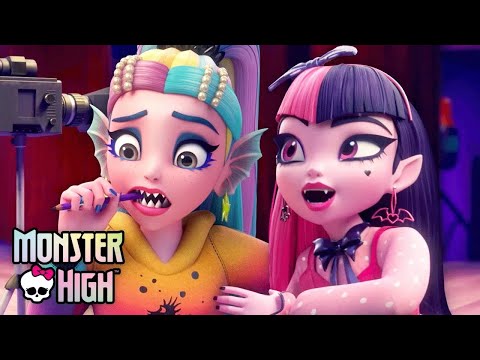 Draculaura stiehlt Lagoona die Show! | Monster High&trade; Deutsch