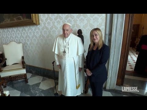 Giorgia Meloni dal Papa, impressionata dalle sale vaticane: &amp;laquo;Qui un&amp;rsquo;infinit&amp;agrave; da raccontare&amp;raquo;