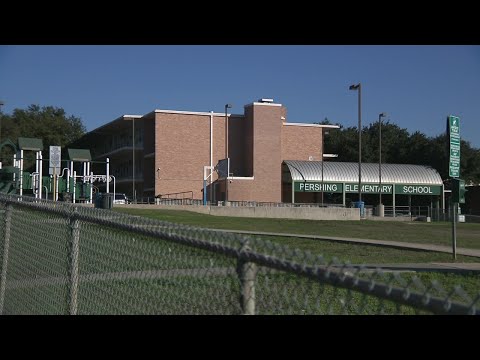 &amp;lsquo;We&amp;rsquo;re going to knock on doors&amp;rsquo;: Neighborhood rallies to save SAISD school from closure