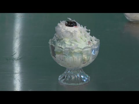 What&rsquo;s in Watergate Salad?
