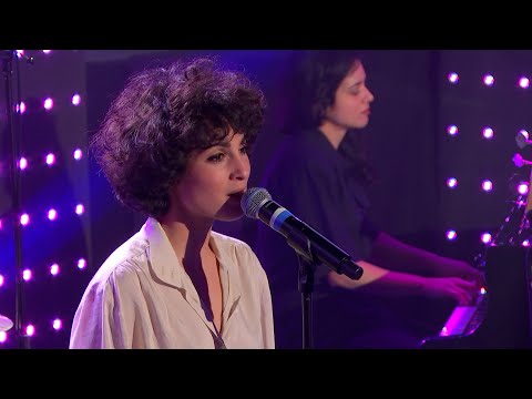 Barbara Pravi  - Voil&agrave; (Live) - Le Grand Studio RTL