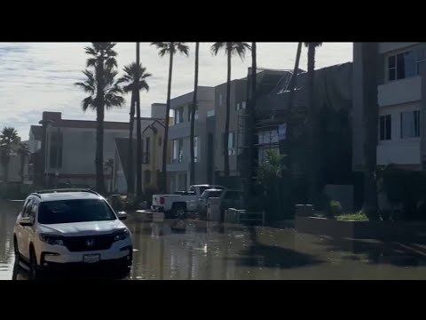 Inundaci&oacute;n de calles sorprende residentes en Oxnard