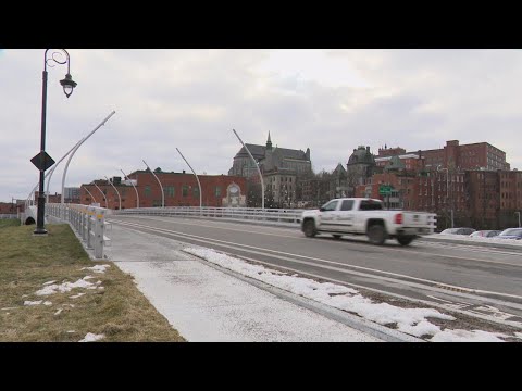 Le pont des Grandes-Fourches inaugur&eacute; &agrave; Sherbrooke - reportage