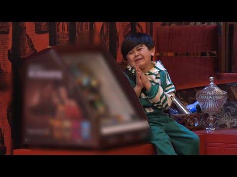 Abdu is trying to steal chocolates | Bigg Boss 16 | Colors