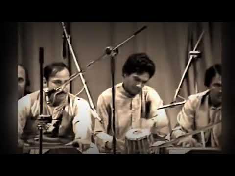 Nusrat Fateh Ali Khan with Ustad Farrukh fateh Ustad Dildar Tabla Harmonium Best Team