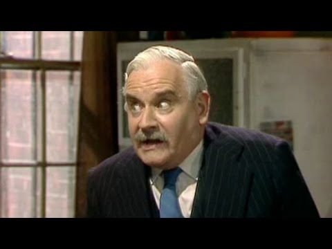 Open All Hours - s02e02 - The Reluctant Traveller