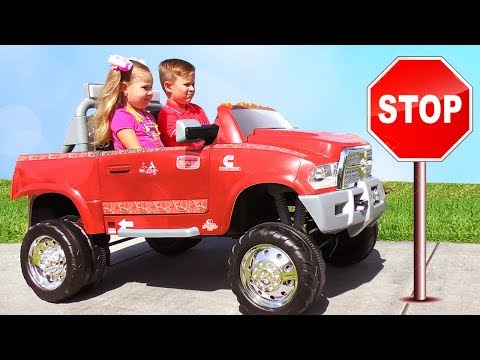 Roma and Diana Ride on Toy Car and pretend play with Toy Puppy