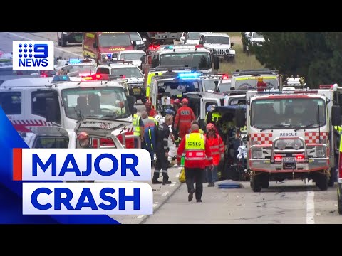 Major multi-vehicle car crash west of Sydney | 9 News Australia