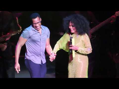 Diana Ross - Upside Down Chicago Style (July 10, 2019 - Chicago Theater)