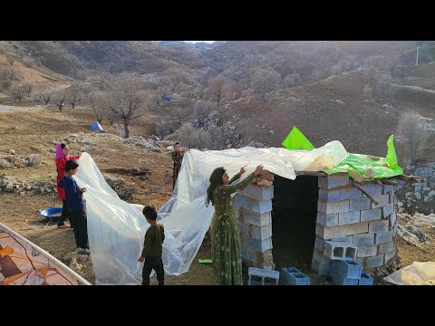 Covering the roof of the nomadic hut by Aisha after her husband's betrayal