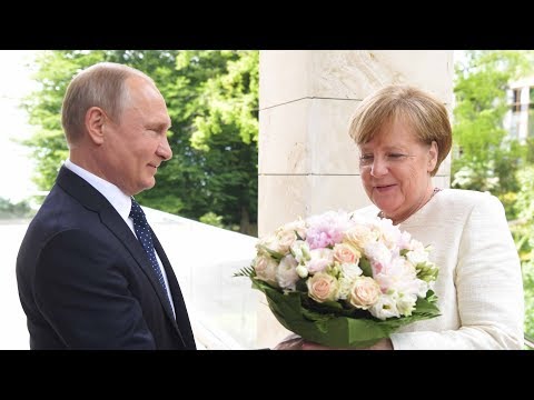 Merkel trifft Putin: Wei&szlig;e Rosen und eine Portion Misstrauen in Sotschi