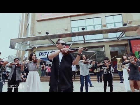 Flash Mob - Performing Pirates of the Caribbean theme song in plaza🎵💃🏽