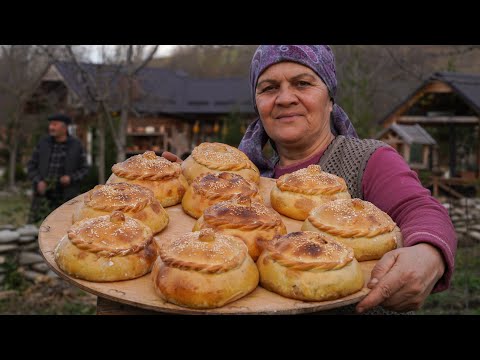 Rustic Delights: Village-Style Beef and Vegetable Mini Pies Recipe