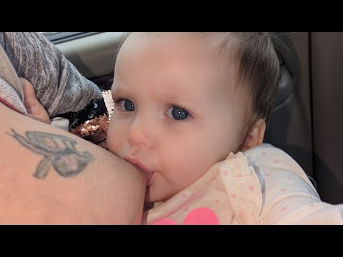 Breastfeeding IN THE CAR 🚗🚘