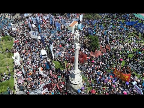 Reforma trabalhista decretada por Milei &eacute; suspensa pela Justi&ccedil;a argentina | AFP