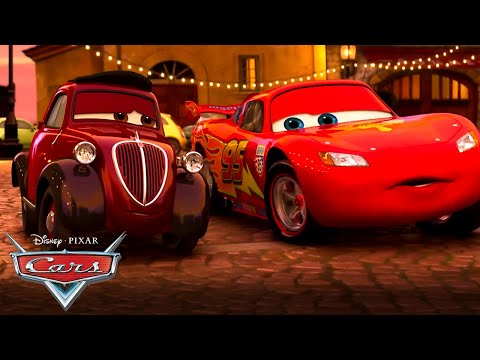 Los autos de carrera y sus familias | Pixar Cars