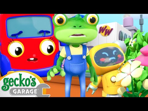 Baby Truck Loses Her Dummy | Max the Monster Truck | Gecko's Garage | Animal Cartoons