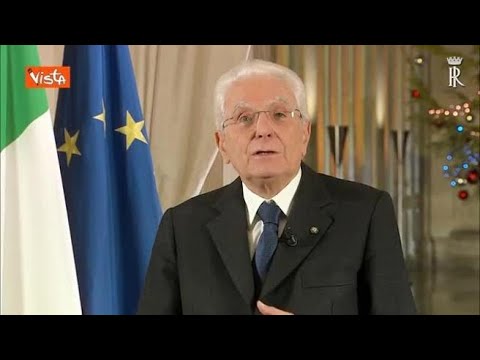 Mattarella: &laquo;La democrazia si esercita con il voto, non stando sui social&raquo;