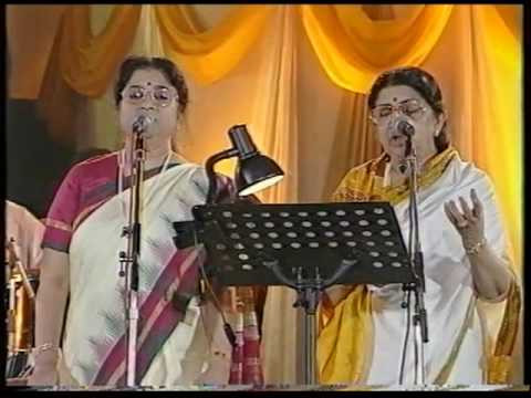 Lata &amp; Usha Mangeshkar - Aplam Chaplam (Live Performance)