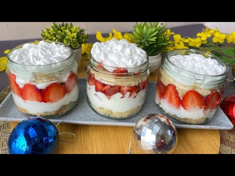 Jar Cake | Delicious and Beautiful Jar Cake | Vanilla Jar Cake With Strawberry | Christmas Recipe #2