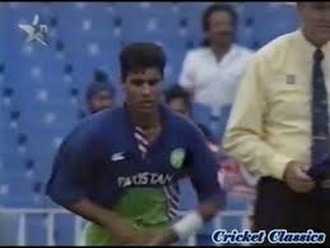 Waqar Younis Super Last Over vs NZ 1994 | 3 runs to win off 6 balls | Shows how to Bowl Super Over!!