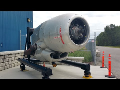 Great OLD PROPELER Airplane Engines Cold Starting up and Heavy Sound 5