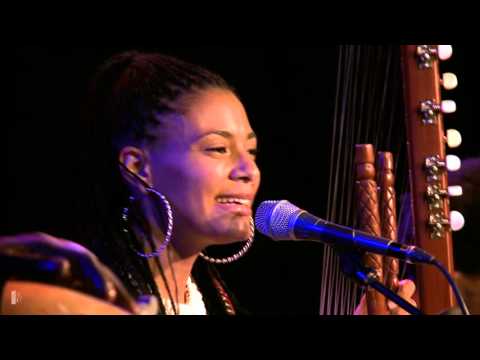 Sona Jobarteh &amp; Band - Kora Music from West Africa