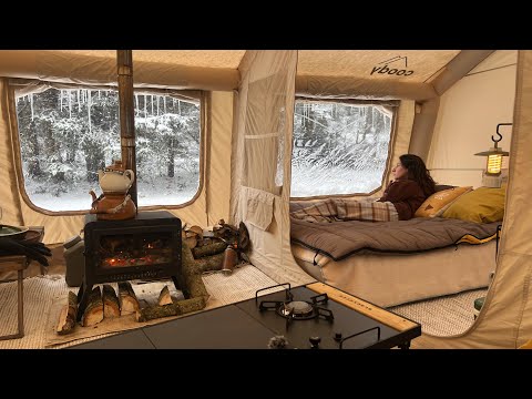 CAMPING IN THE COMFORT OF HOME IN A 2-ROOM TENT IN DENSE SNOW