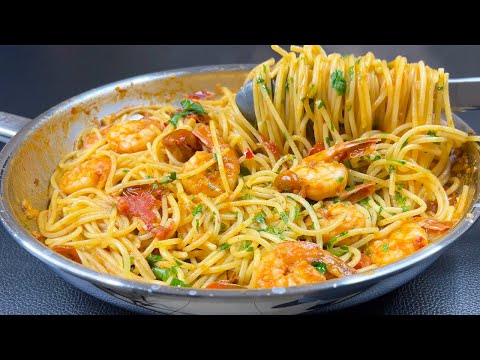Shrimp Garlic Spaghetti &ndash; quick, easy and incredibly delicious recipe! For dinner