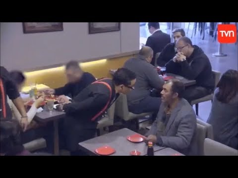 A Hombre en Situaci&oacute;n de Calle lo echan de Restaurant - &iquest;Y T&uacute; Qu&eacute; Har&iacute;as? T3 - CAP 10