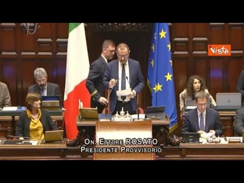 Prima seduta del nuovo Parlamento, l'applauso dell'Aula per Mattarella