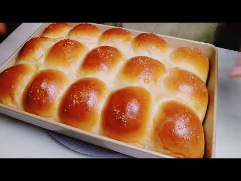 The Best Fluffy DINNER ROLLS You&rsquo;ll Ever Eat