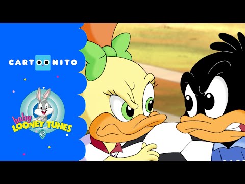 Baby Looney Tunes | Learning How to Play Football | Cartoonito