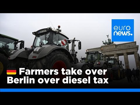 Angry German farmers drive their tractors to Berlin over diesel tax