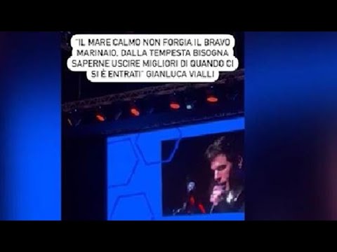 Fedez ricorda Vialli e la battaglia contro il tumore e si commuove: &laquo;Io e Gianluca abbiamo la...