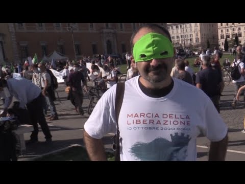 &laquo;Ho il certificato&raquo;, &laquo;soffro d'asma&raquo;: ecco chi erano i No mask in piazza San Giovanni