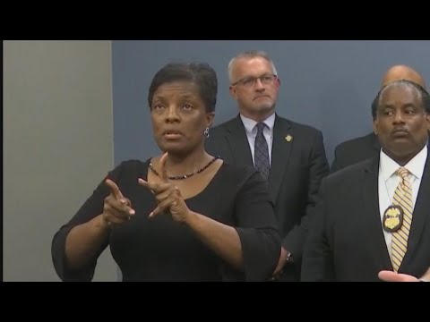 Tampa Police Spokesperson on Fake Sign Language Interpreter: &lsquo;I Let Her In&rsquo;