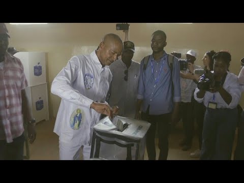 DR Congo opposition leader Mo&iuml;se Katumbi votes in Lubumbashi | AFP