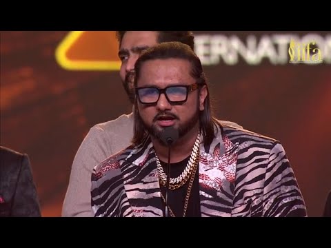 Yo Yo Honey Singh Awarded with IIFA | BEST MUSIC DIRECTOR | 