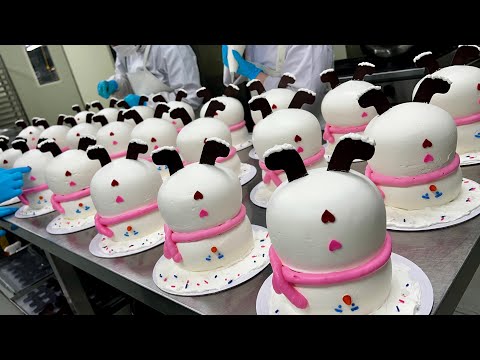 Amazing! Christmas snowman cake mass production in cake factory - Korean street food