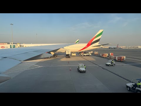 Emirates 777-300ER Landing London Stansted - Super Smooth.