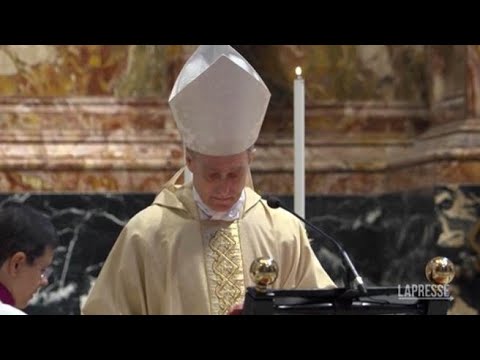 Georg Ganswain celebra la messa a un anno della morte di papa Ratzinger e si commuove