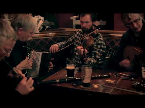 Dolan's pub (Limerick, Ireland) - Irish Traditional Music Session