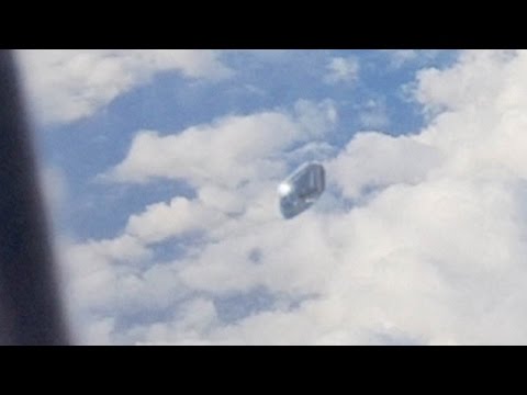 UFO Sighting : UFO in the sky - Spain 👽(CGI)