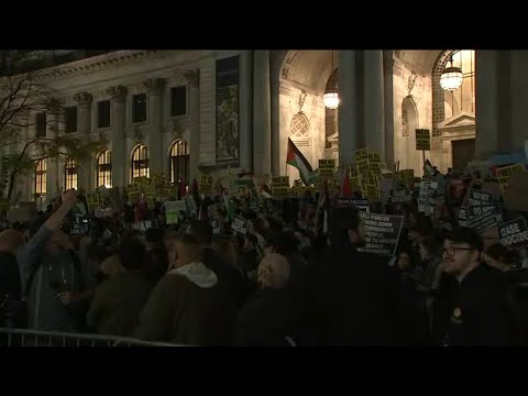 Thousands of Pro-Palestinian protestors march in Midtown