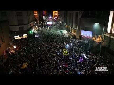 Argentina, i sostenitori di Milei in festa a Buenos Aires