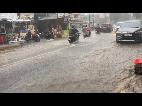 Walk in Huge Rain and Crowded Traffic | Rain in Afternoon January | A Meditation on Life and Nature